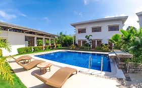 Red Picnic Hostel Panglao